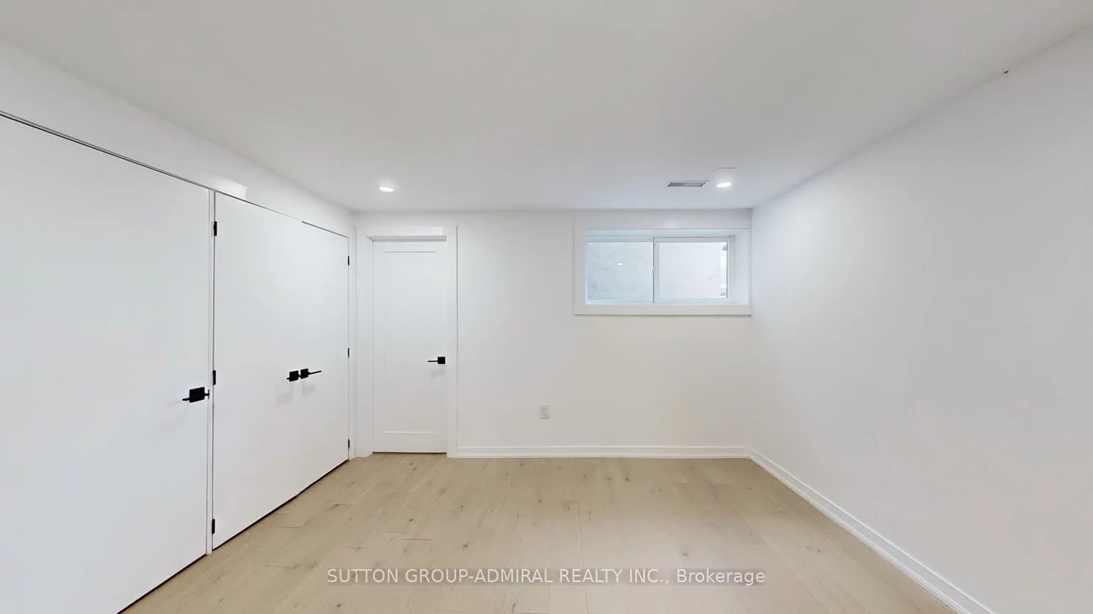 118, Clifton, Bathurst Manor, Toronto