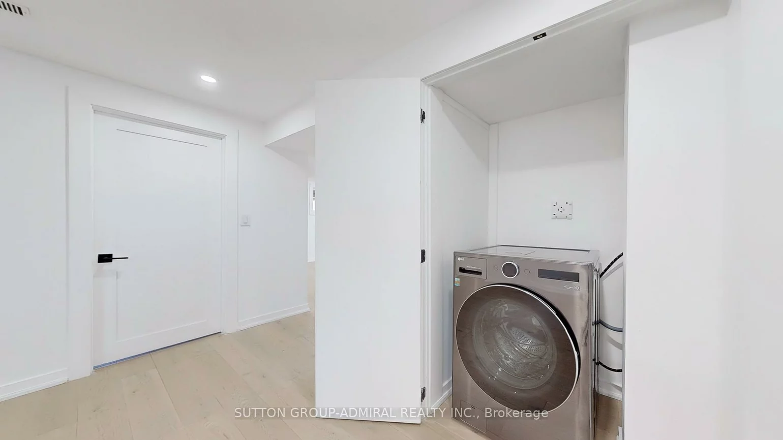 118, Clifton, Bathurst Manor, Toronto
