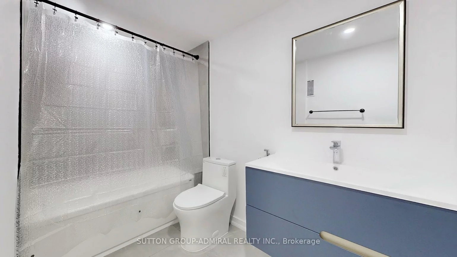 118, Clifton, Bathurst Manor, Toronto