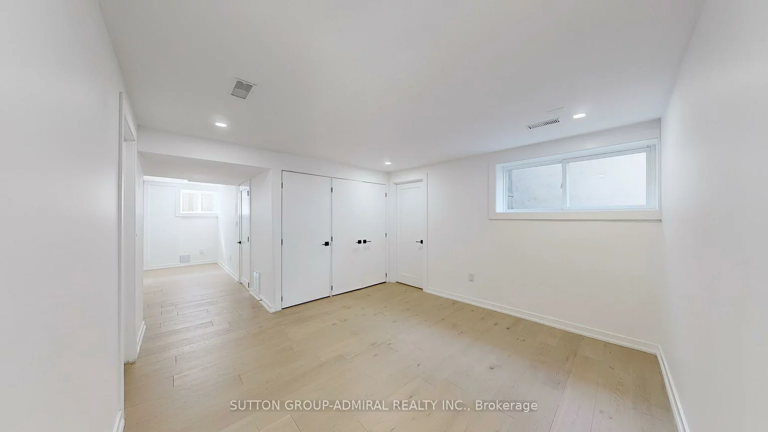118, Clifton, Bathurst Manor, Toronto