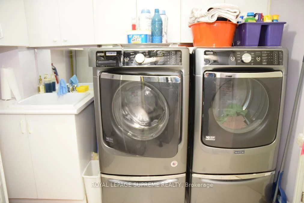 6, Burke, Newtonbrook West, Toronto