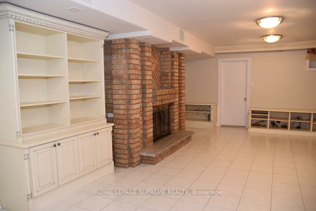 6, Burke, Newtonbrook West, Toronto