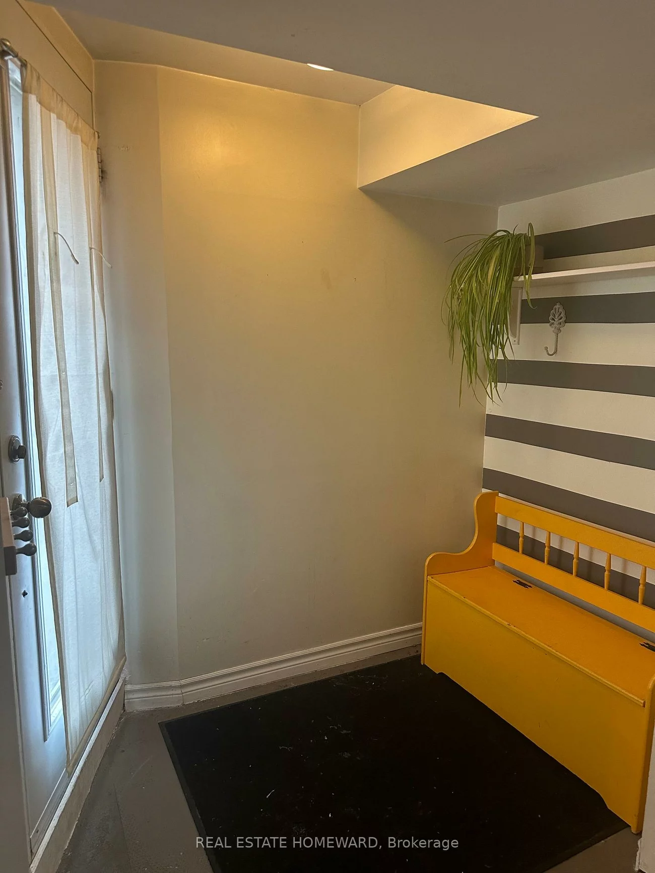 66, Mackenzie, Little Portugal, Toronto
