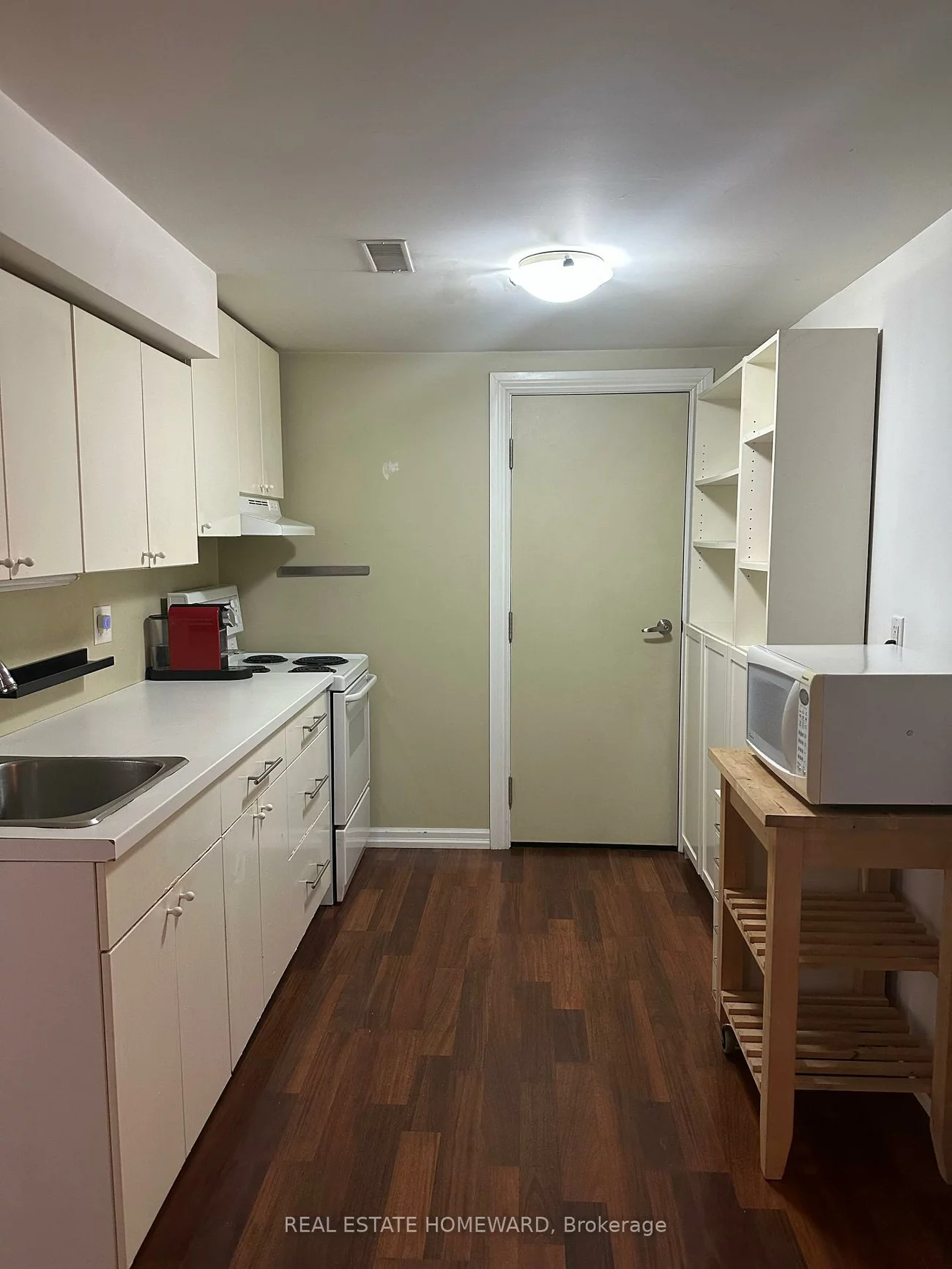 66, Mackenzie, Little Portugal, Toronto
