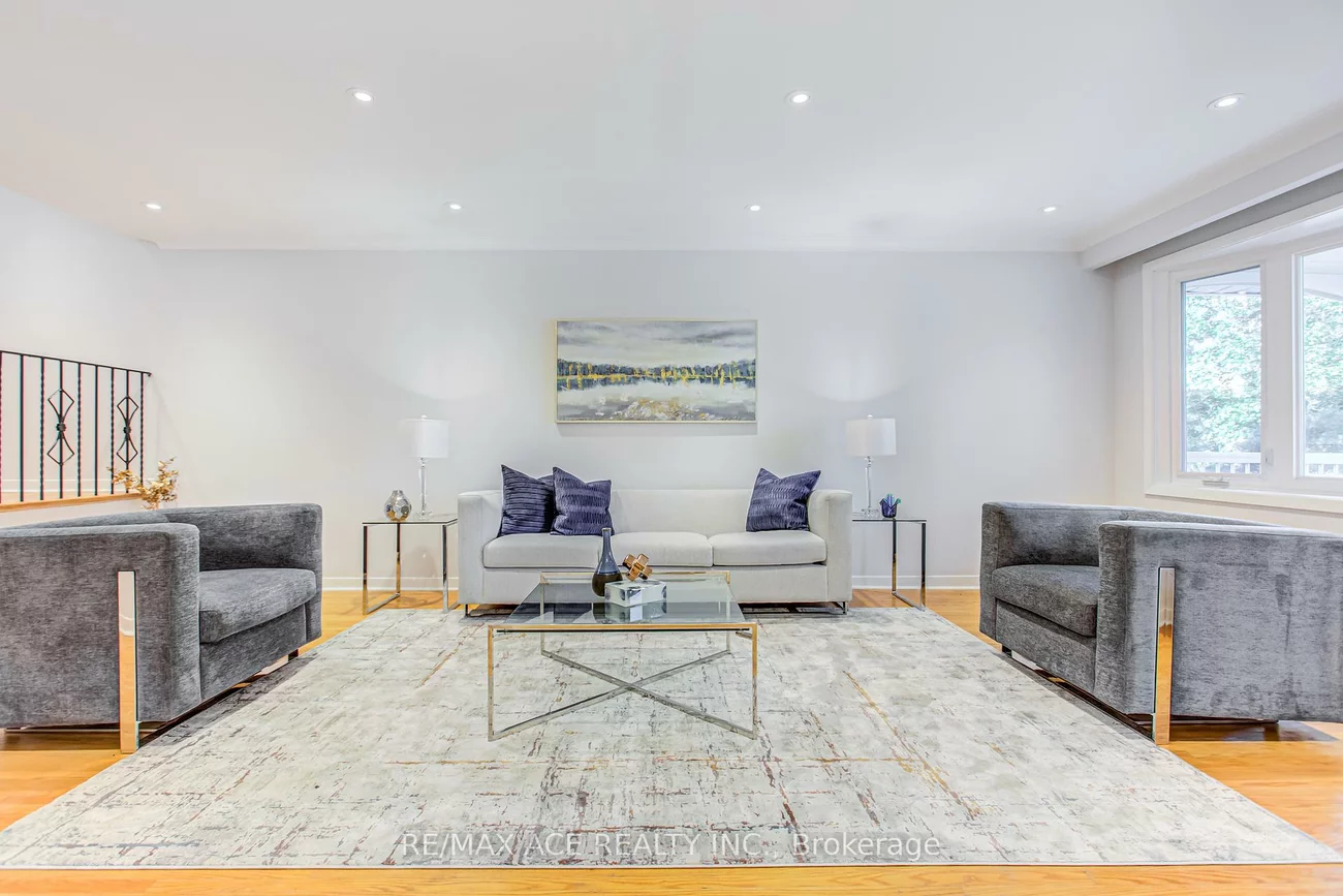 18, Arran, Newtonbrook East, Toronto