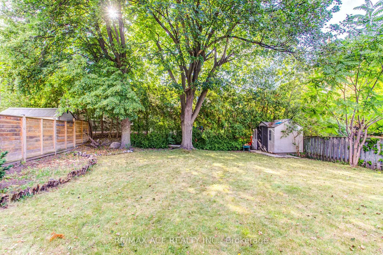 18, Arran, Newtonbrook East, Toronto