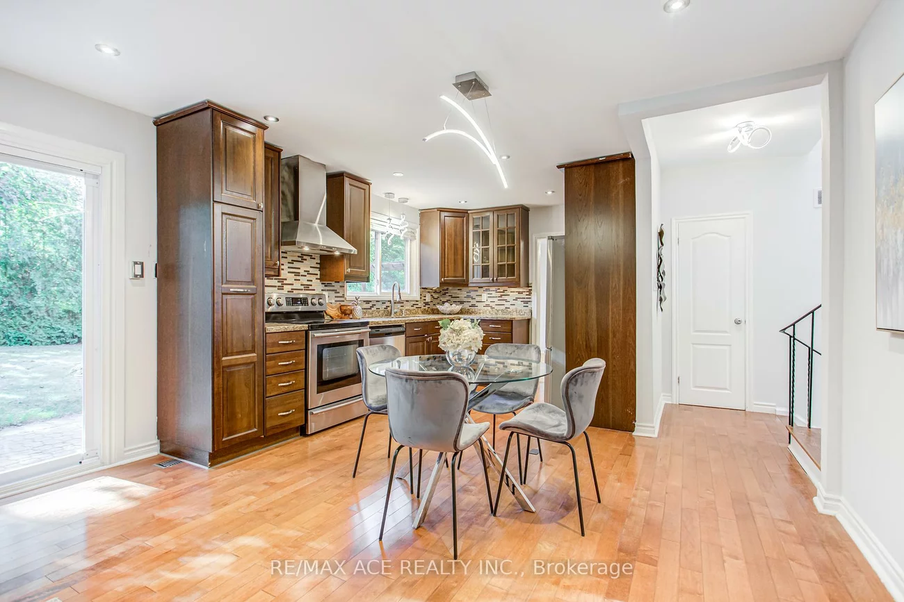 18, Arran, Newtonbrook East, Toronto