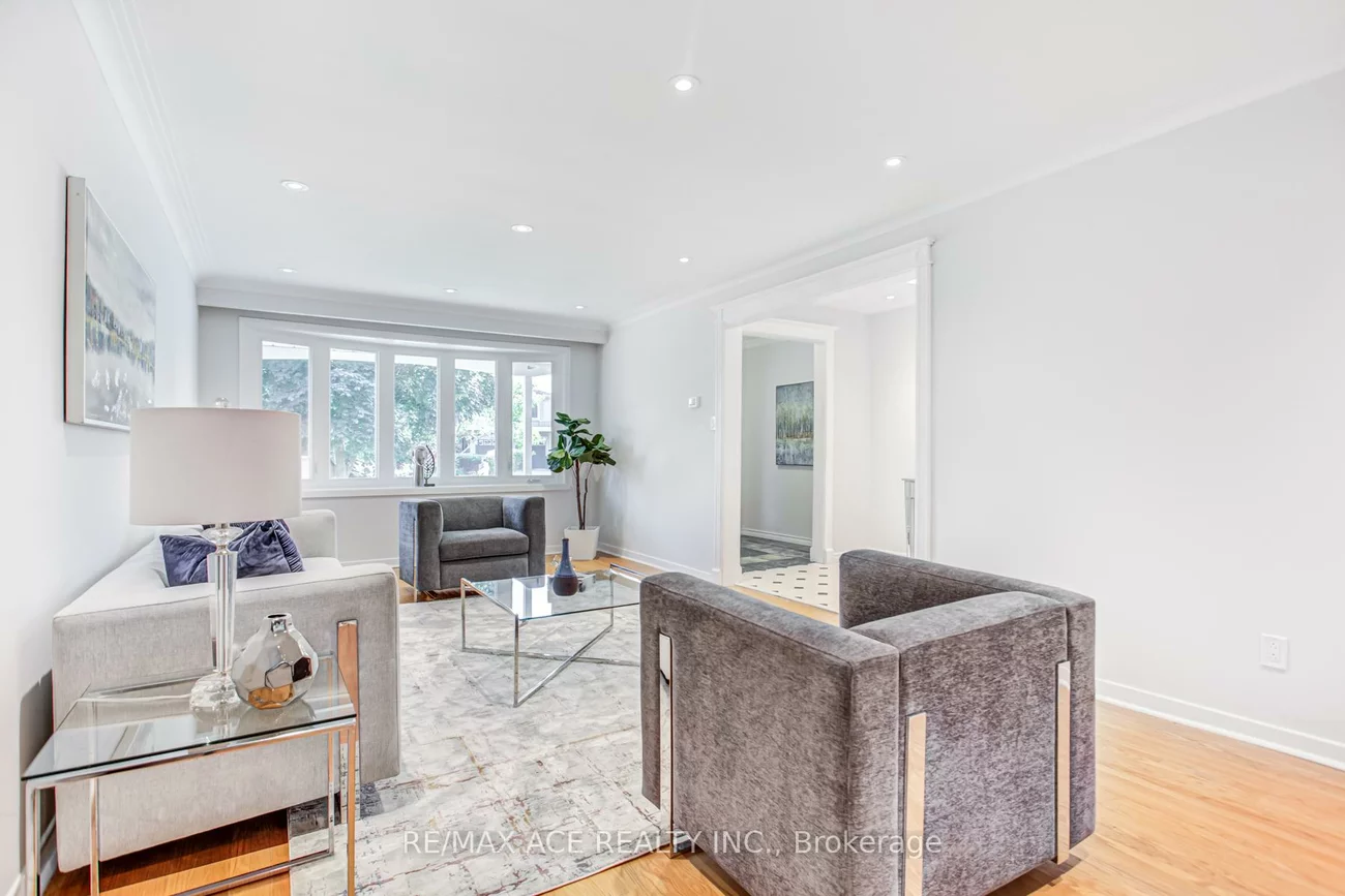 18, Arran, Newtonbrook East, Toronto