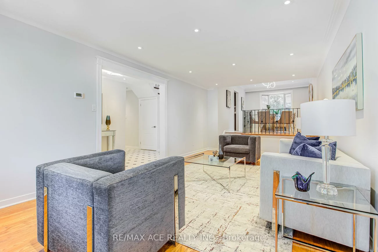 18, Arran, Newtonbrook East, Toronto