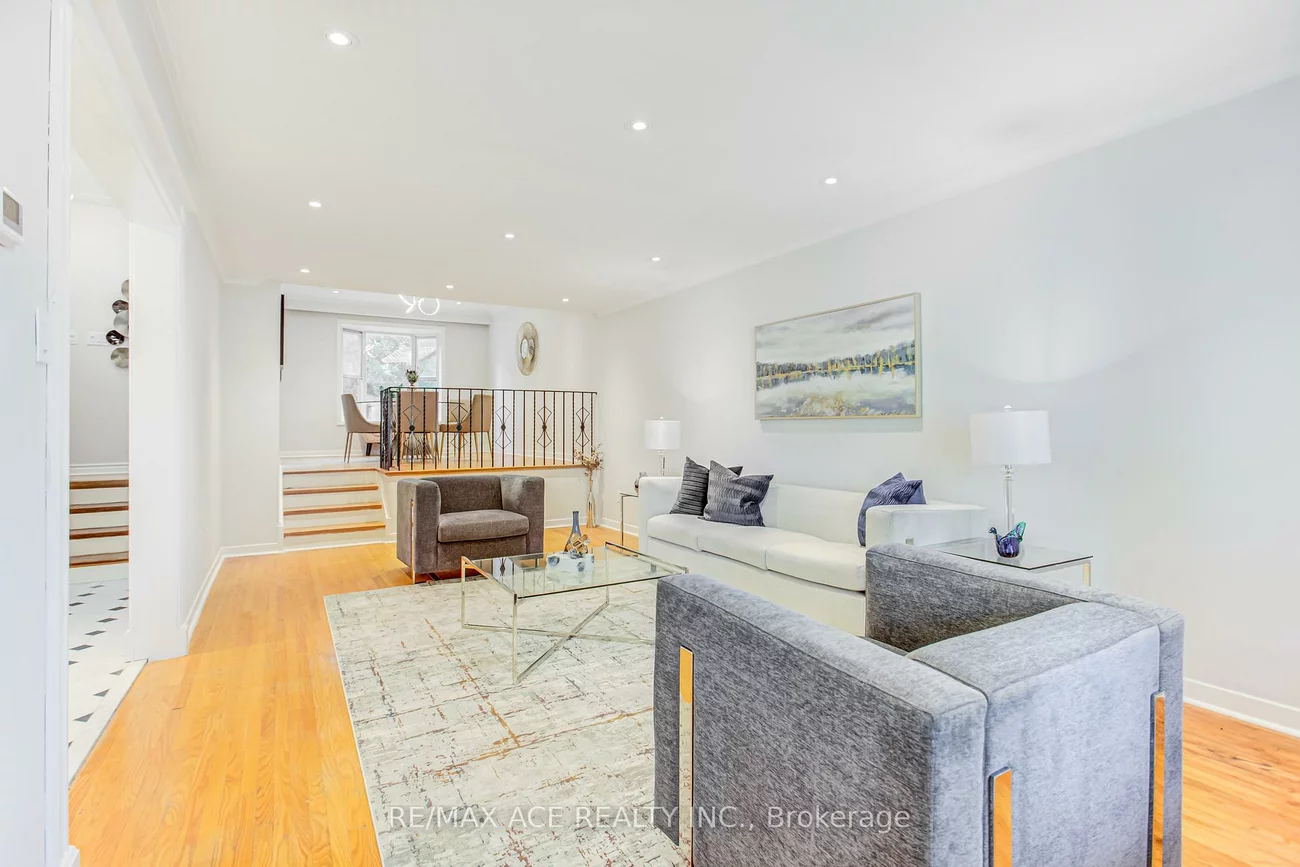 18, Arran, Newtonbrook East, Toronto