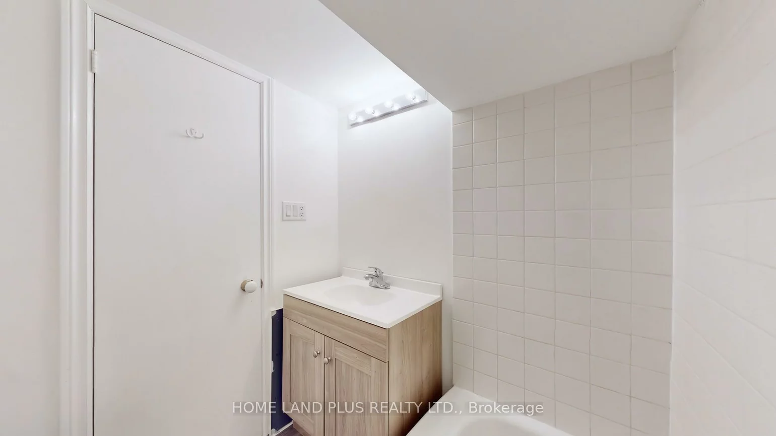 85, Rochester, Lawrence Park South, Toronto
