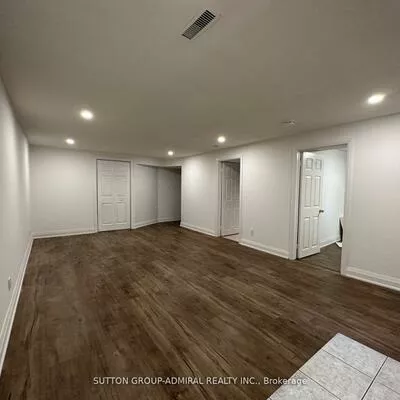 7, Resolution, Hillcrest Village, Toronto
