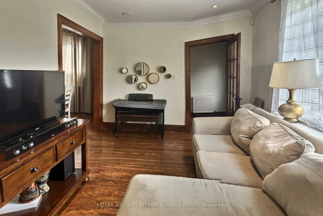 111, Clovelly, Oakwood Village, Toronto