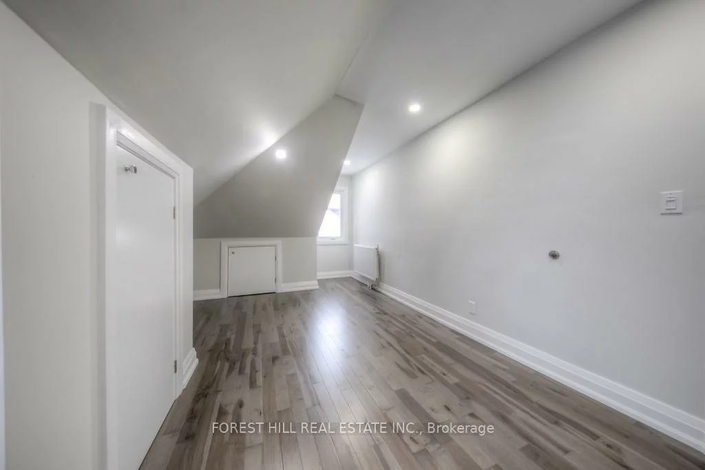 1747, Bathurst, Forest Hill South, Toronto