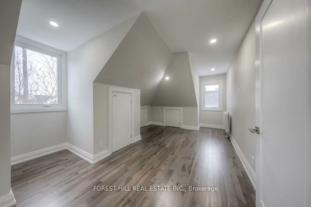 1747, Bathurst, Forest Hill South, Toronto
