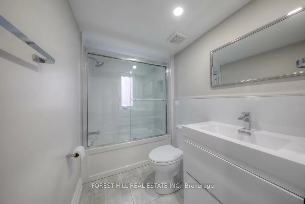 1747, Bathurst, Forest Hill South, Toronto