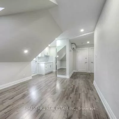 1747, Bathurst, Forest Hill South, Toronto