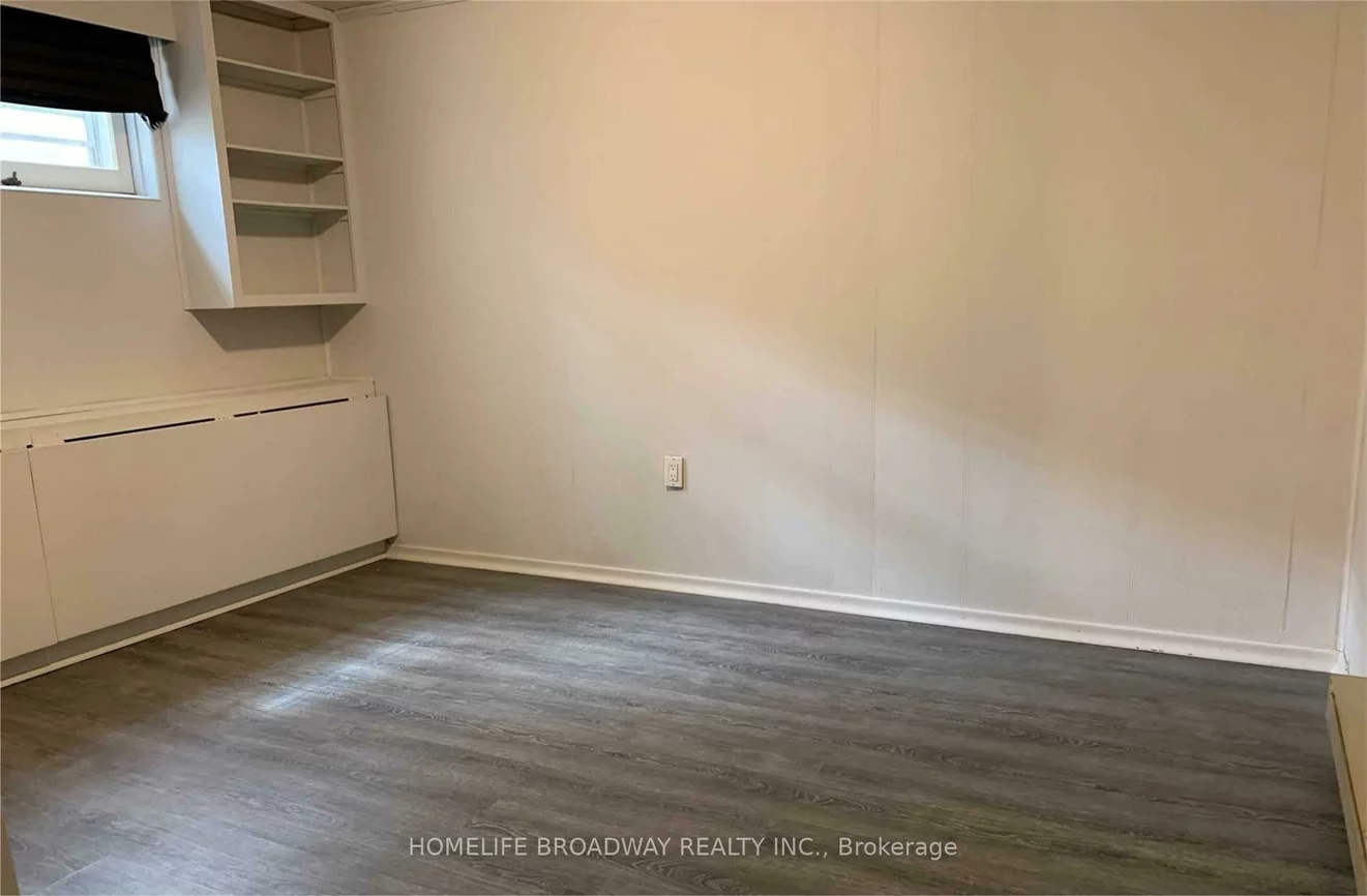 76, Citation, Bayview Village, Toronto