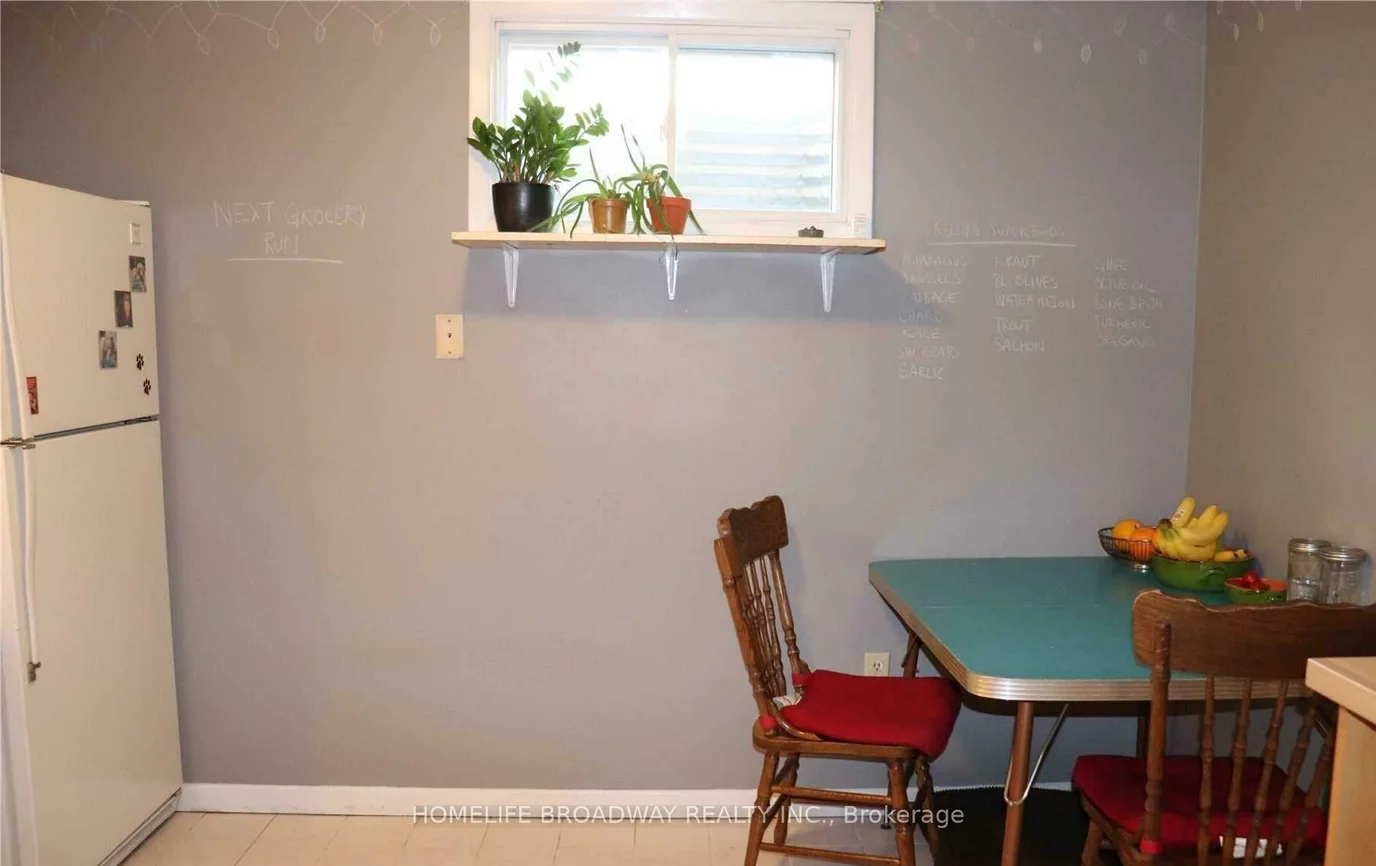 76, Citation, Bayview Village, Toronto