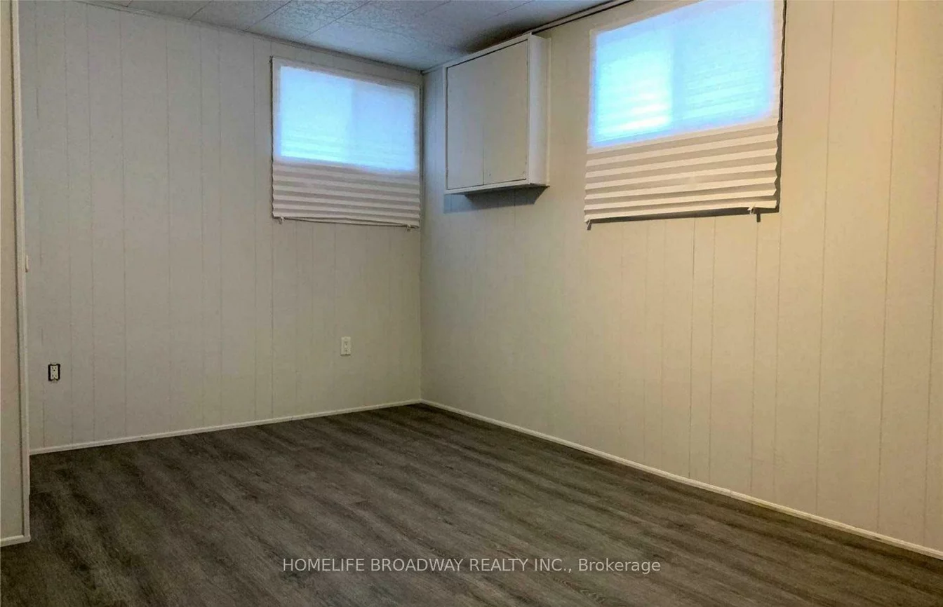 76, Citation, Bayview Village, Toronto
