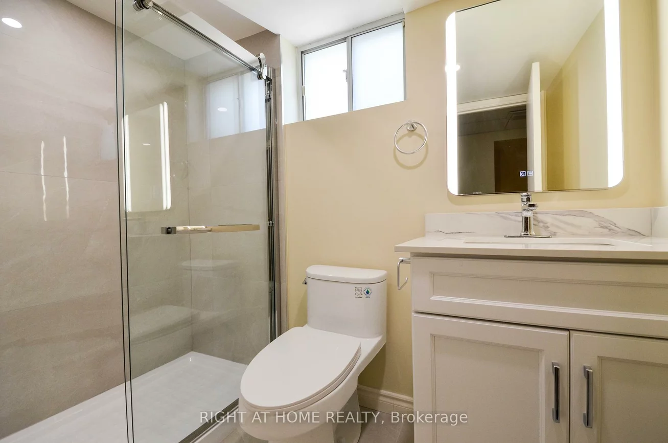 203, Kingsdale, Willowdale East, Toronto