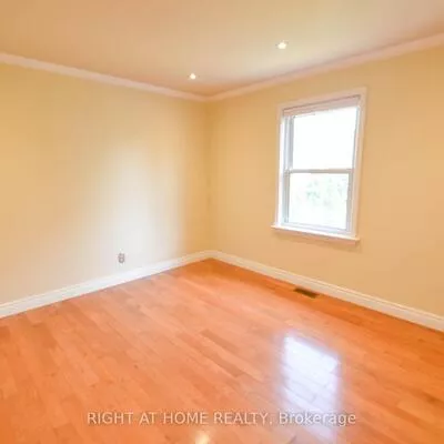203, Kingsdale, Willowdale East, Toronto
