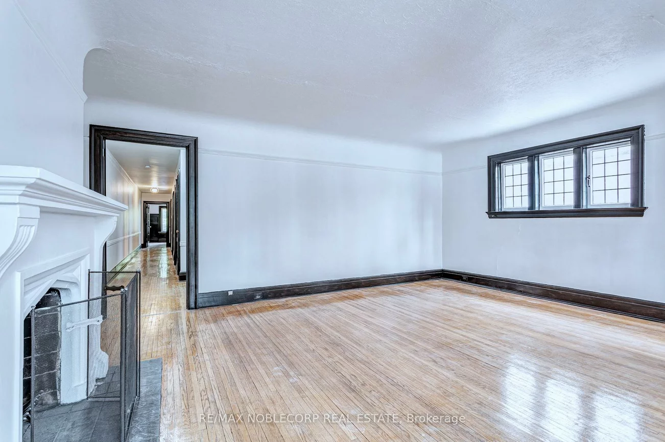 809, Duplex, Lawrence Park South, Toronto