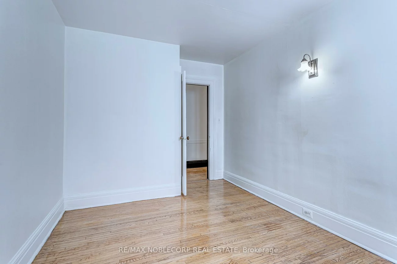 809, Duplex, Lawrence Park South, Toronto