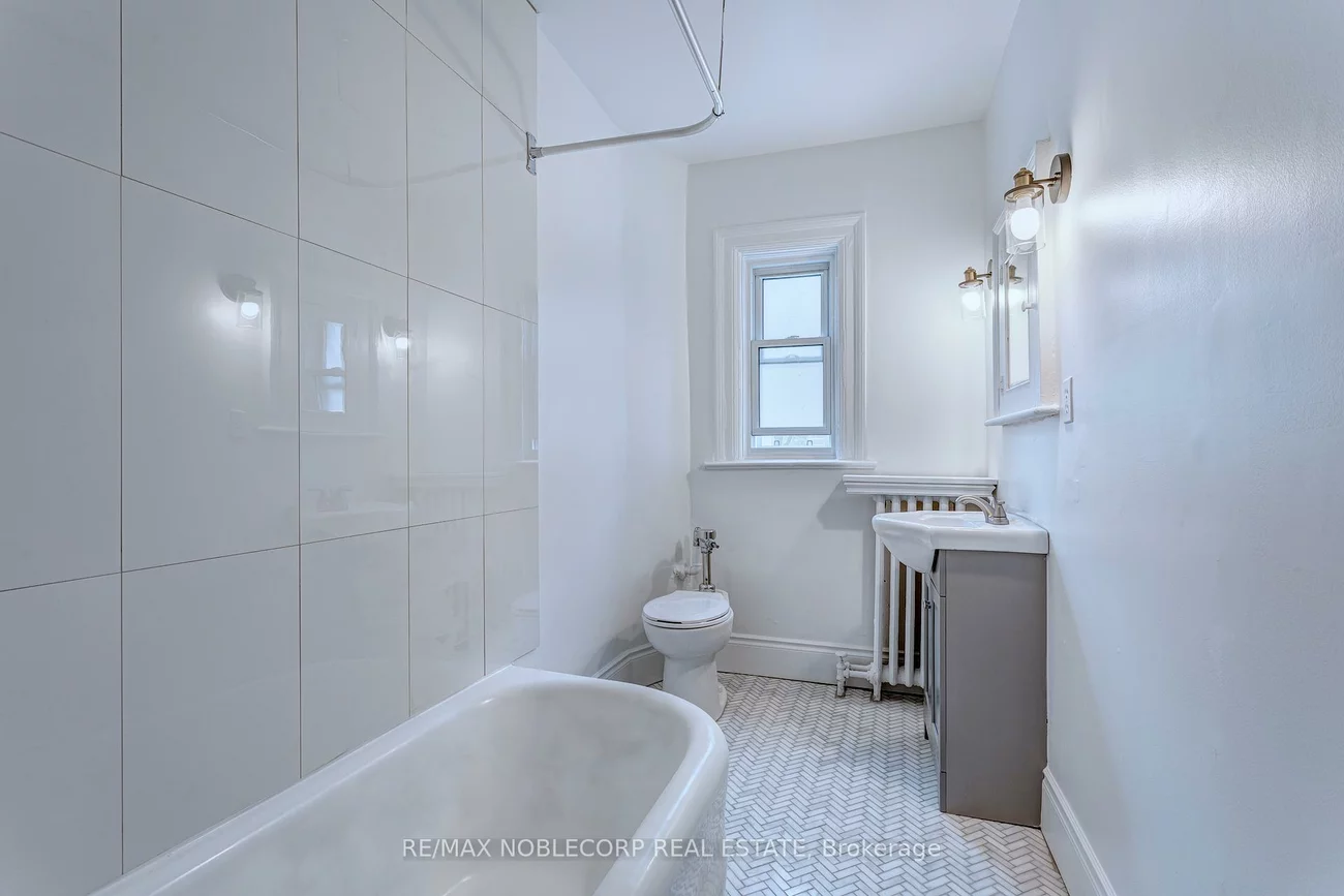 809, Duplex, Lawrence Park South, Toronto