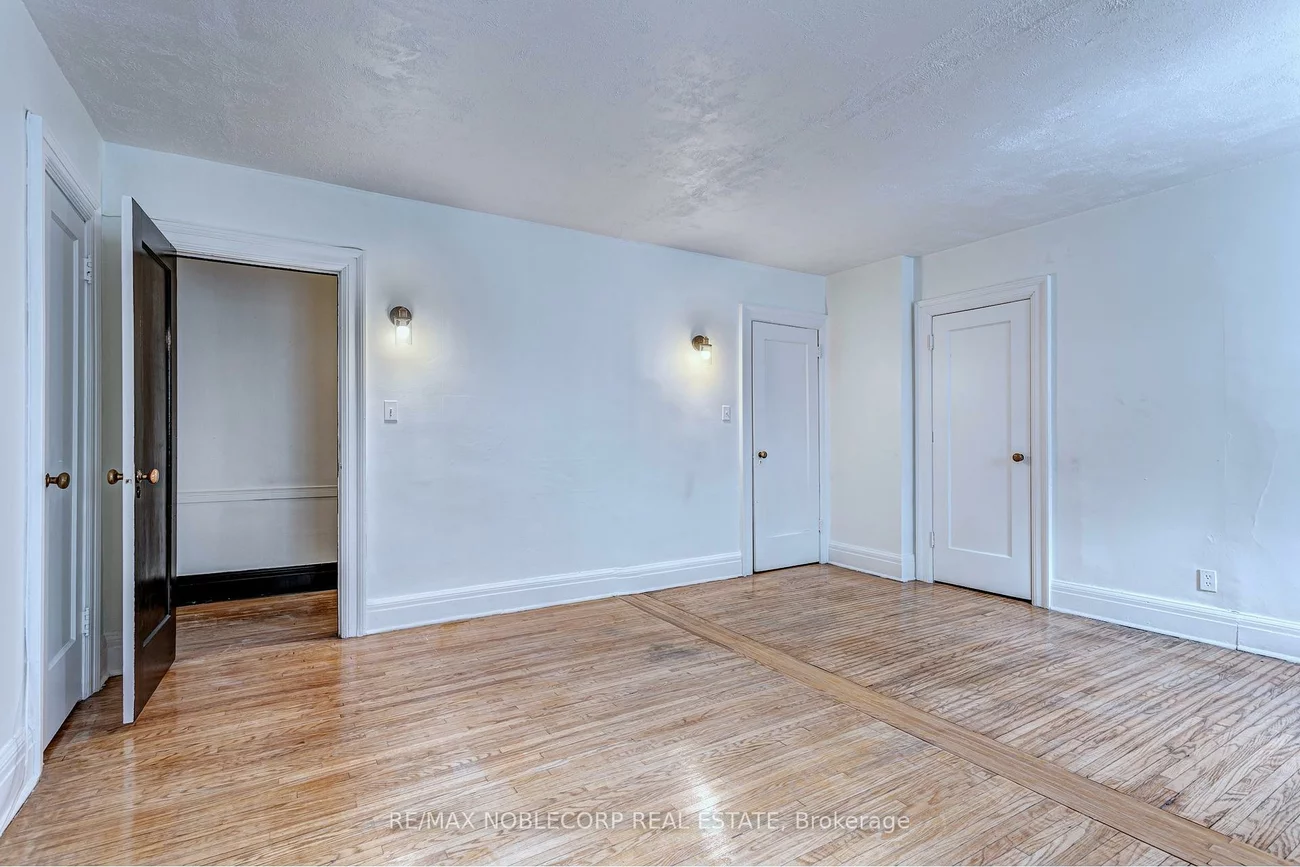 809, Duplex, Lawrence Park South, Toronto
