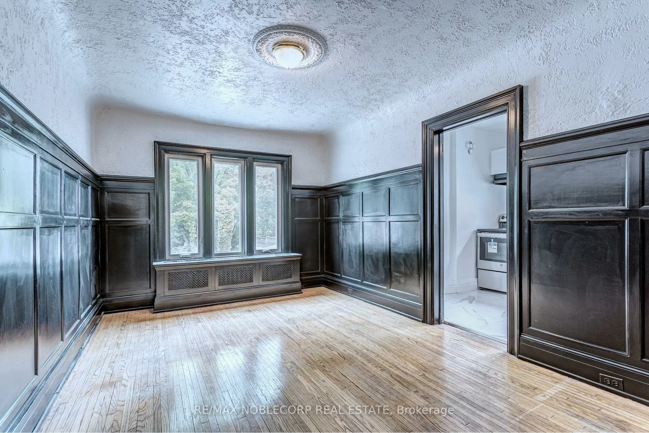 809, Duplex, Lawrence Park South, Toronto