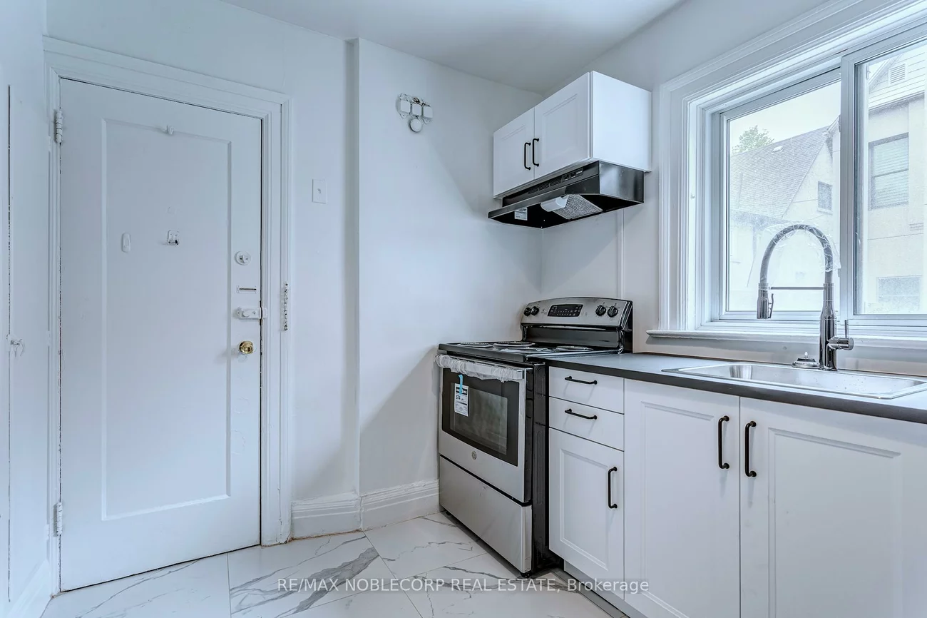 809, Duplex, Lawrence Park South, Toronto