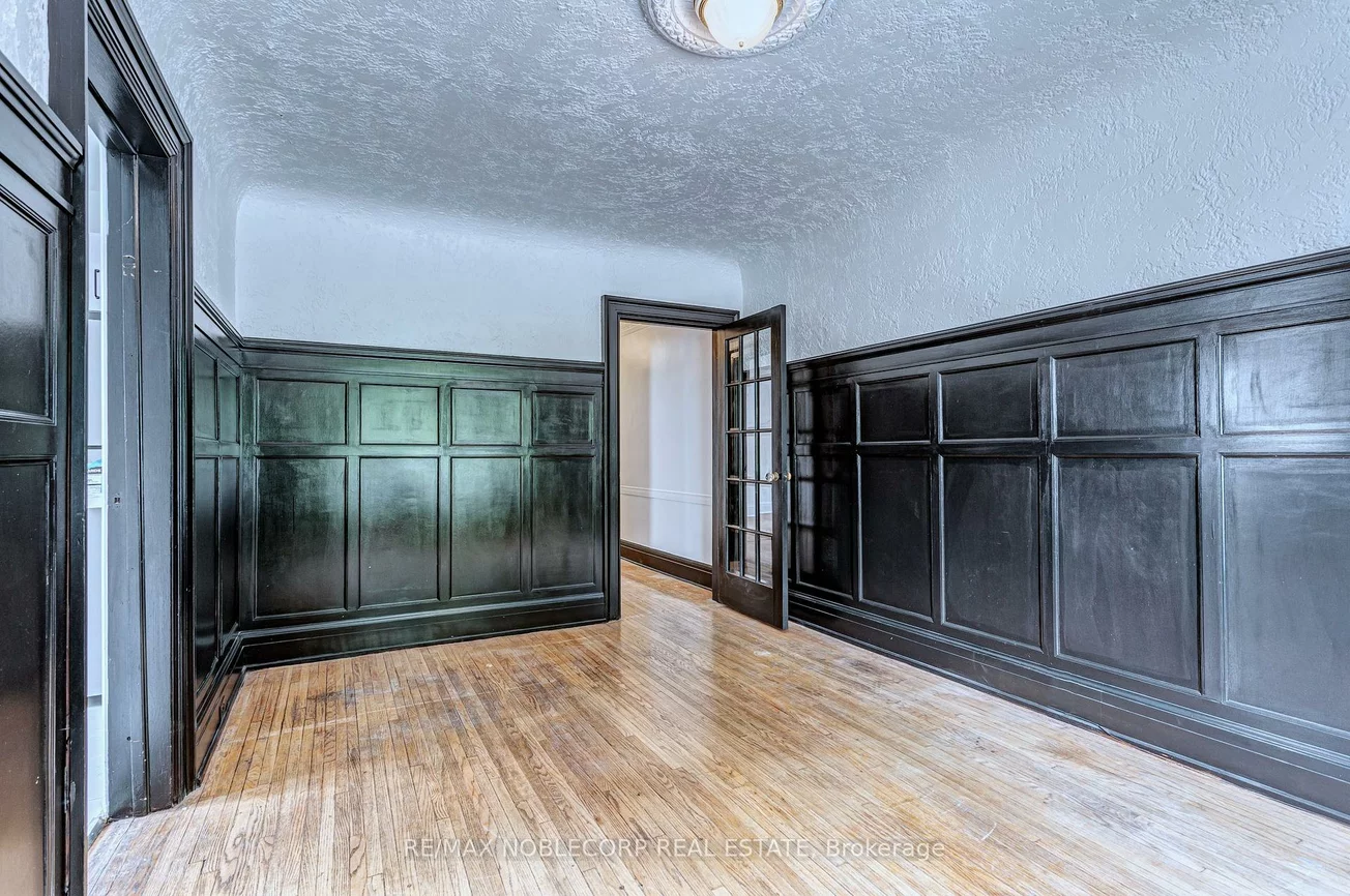 809, Duplex, Lawrence Park South, Toronto