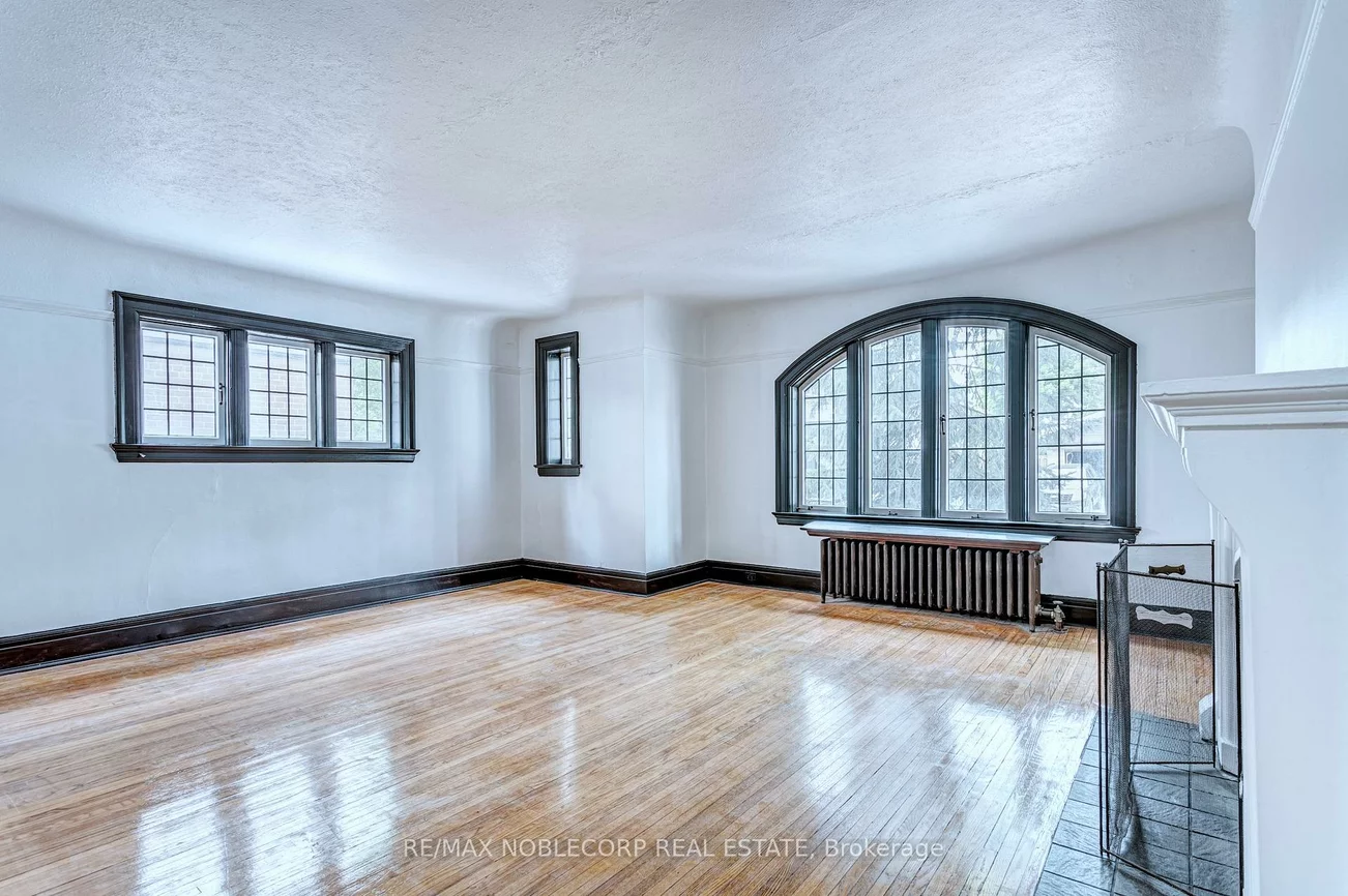 809, Duplex, Lawrence Park South, Toronto