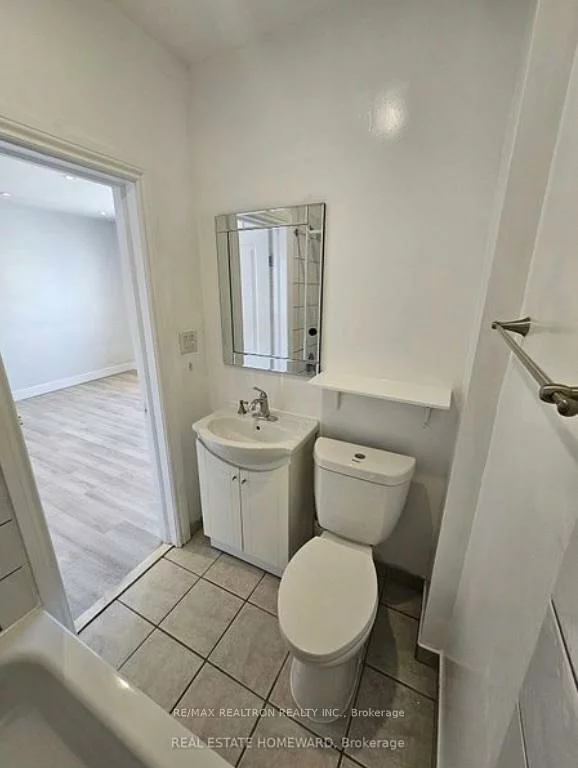 312, Douglas, Bedford Park-Nortown, Toronto