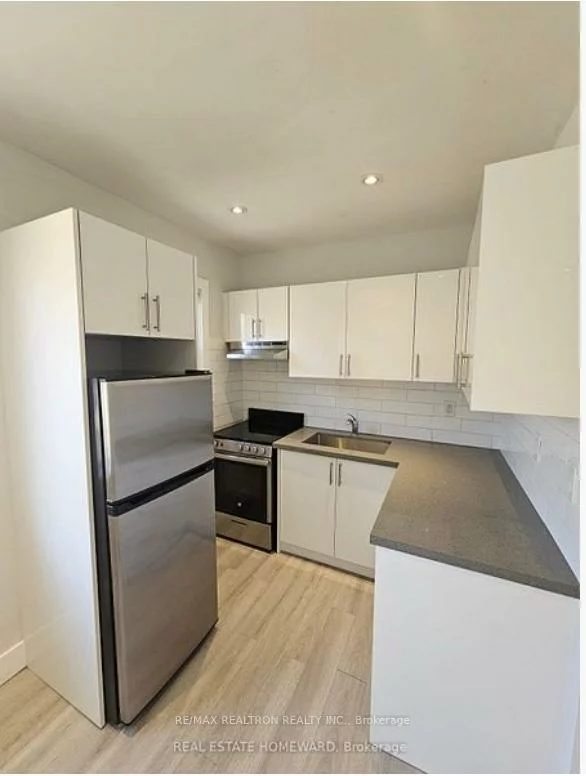 312, Douglas, Bedford Park-Nortown, Toronto