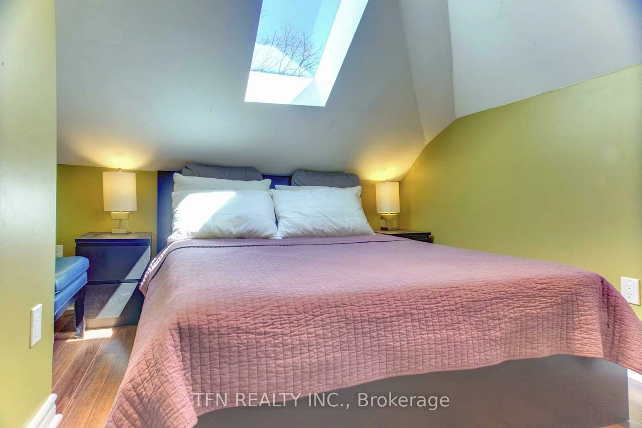 250, St. Clair, Rosedale-Moore Park, Toronto