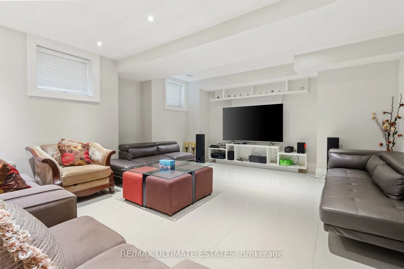 24, Wedgewood, Newtonbrook East, Toronto