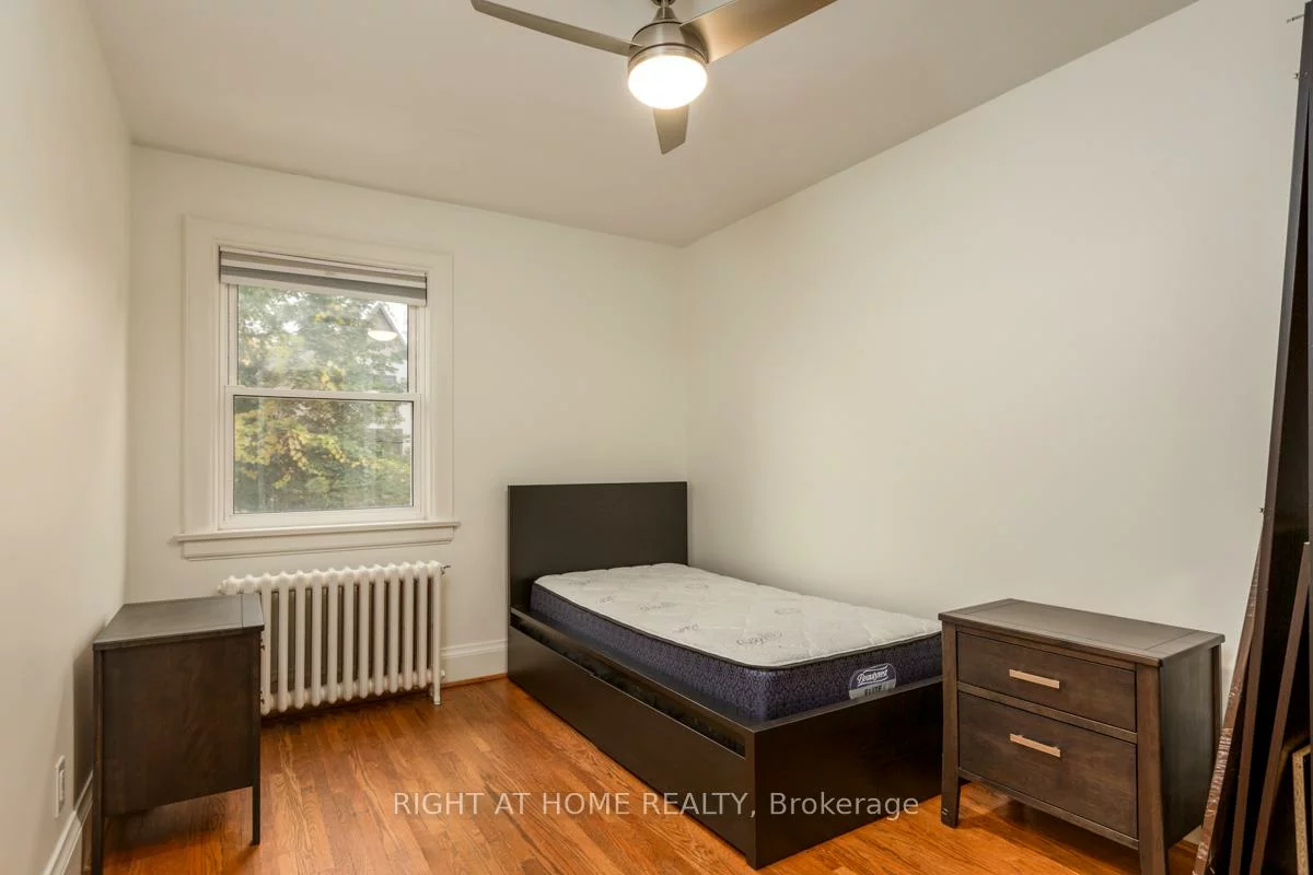 94, Roe, Bedford Park-Nortown, Toronto