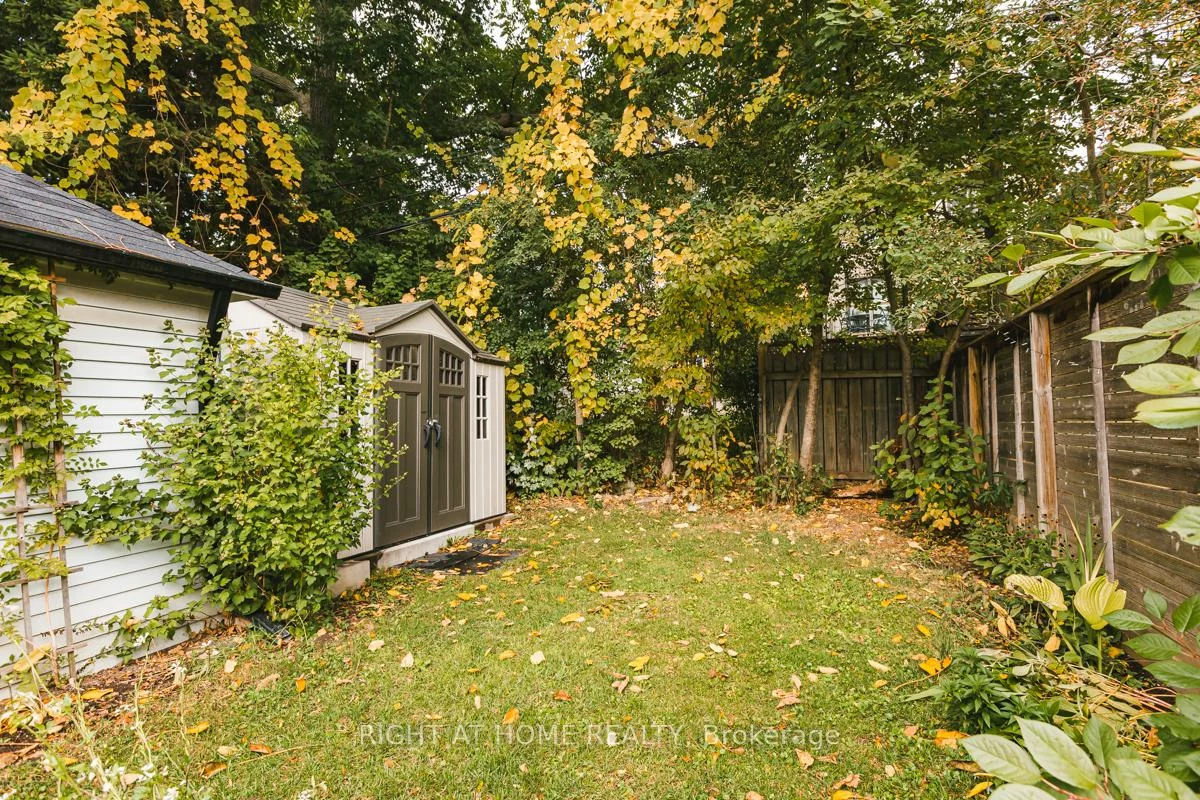 94, Roe, Bedford Park-Nortown, Toronto