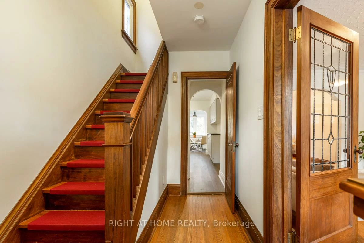 94, Roe, Bedford Park-Nortown, Toronto