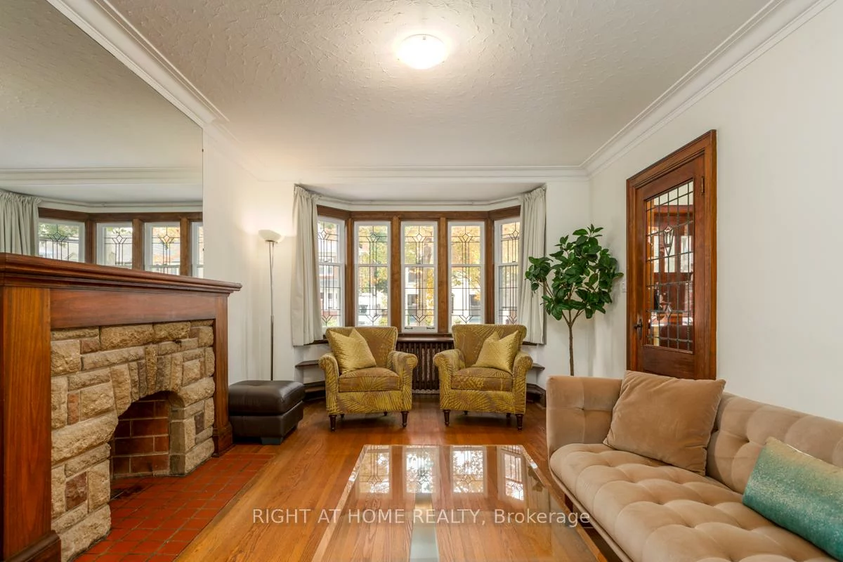 94, Roe, Bedford Park-Nortown, Toronto