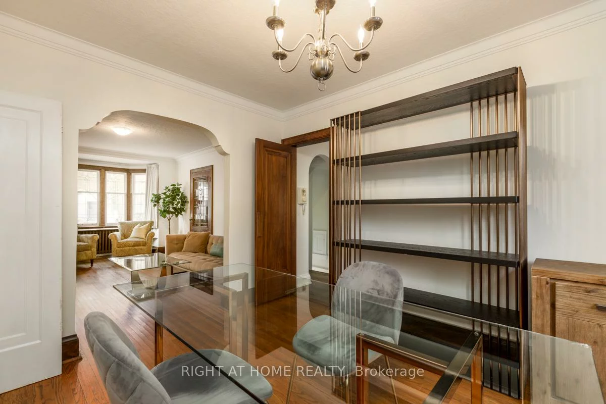 94, Roe, Bedford Park-Nortown, Toronto