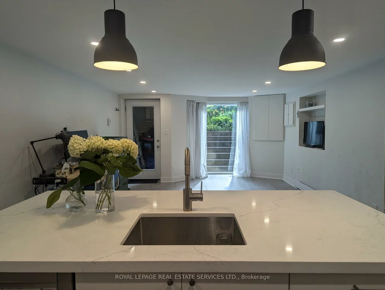 95, Brunswick, University, Toronto