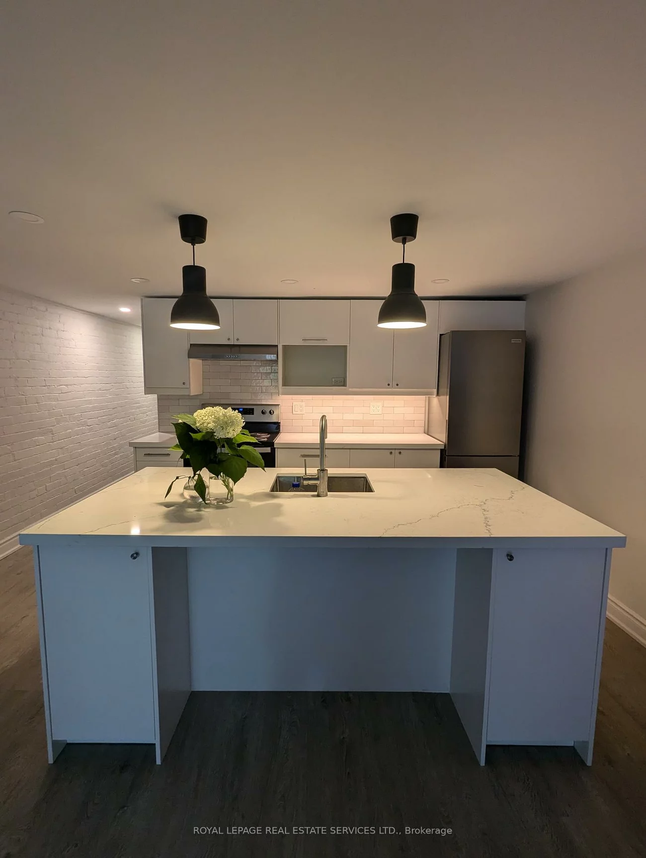 95, Brunswick, University, Toronto