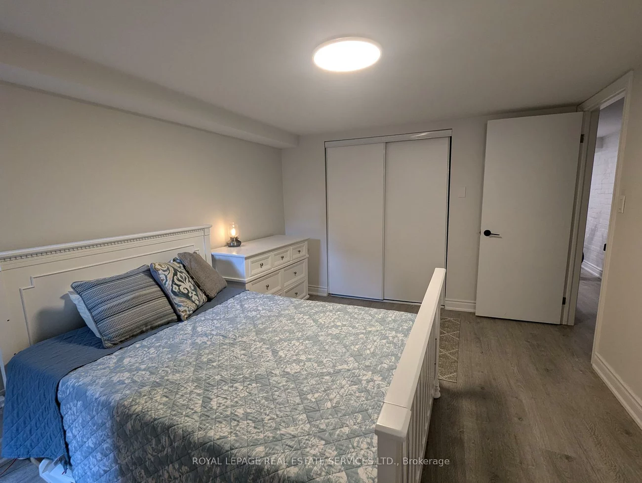 95, Brunswick, University, Toronto