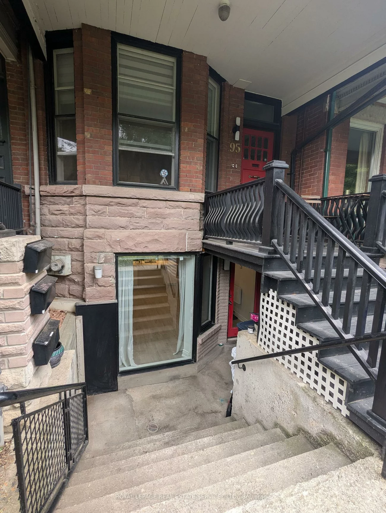 95, Brunswick, University, Toronto