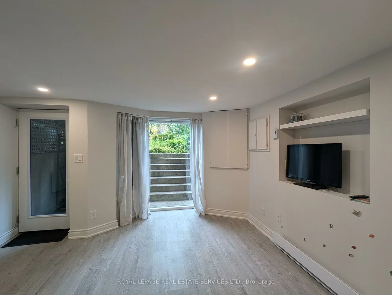 95, Brunswick, University, Toronto