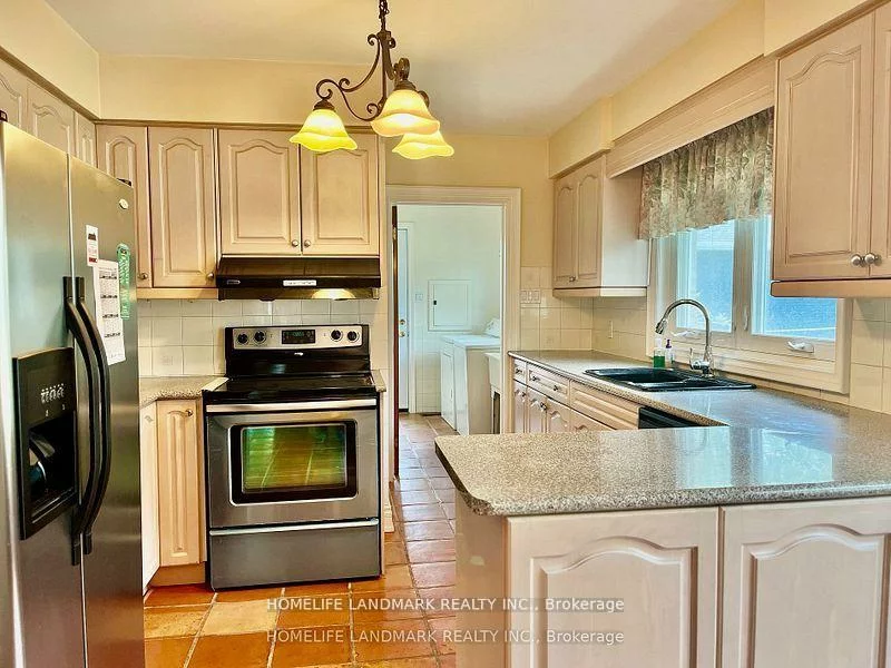 26, Manorcrest, Newtonbrook East, Toronto