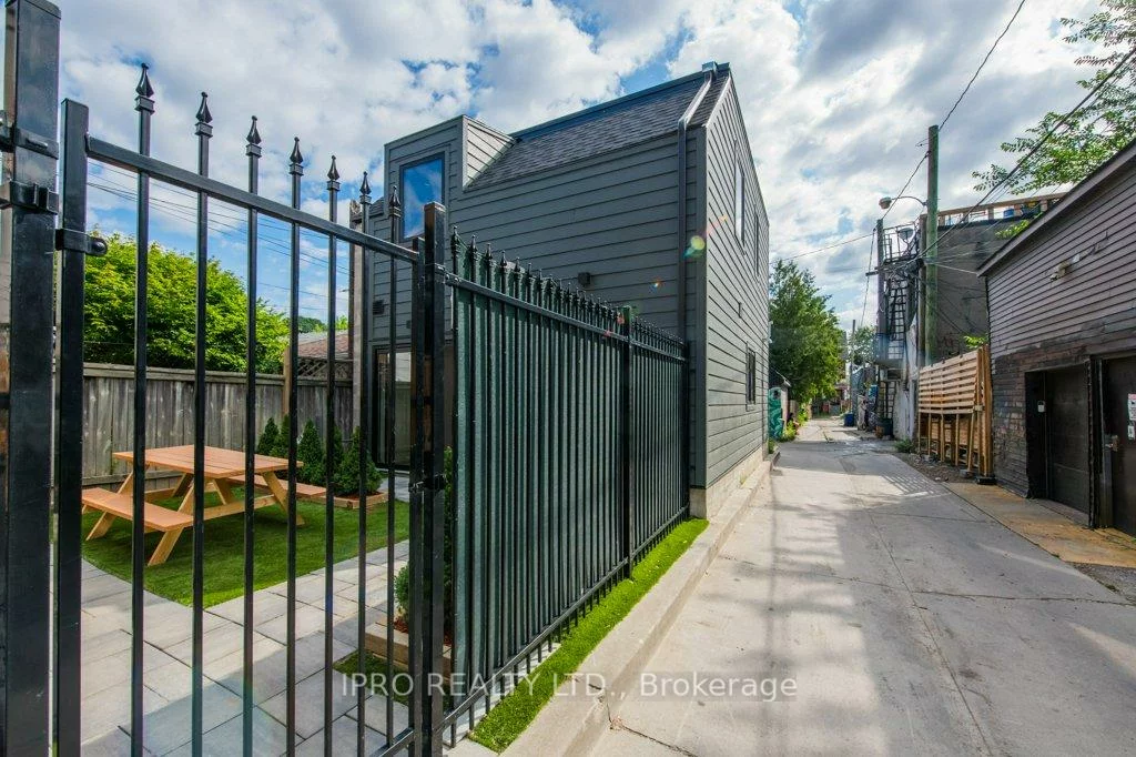 455, Ossington, Palmerston-Little Italy, Toronto